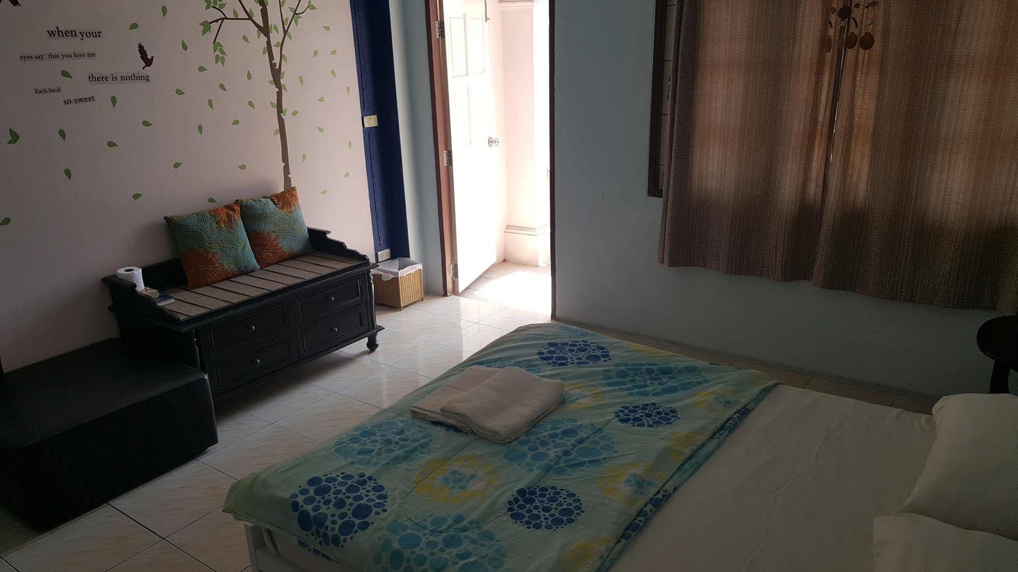 ภูเก็ตบลู โฮสเทล Phuket ภายนอก รูปภาพ